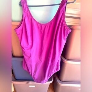 H2O Women’s plus size swimsuit Size 24